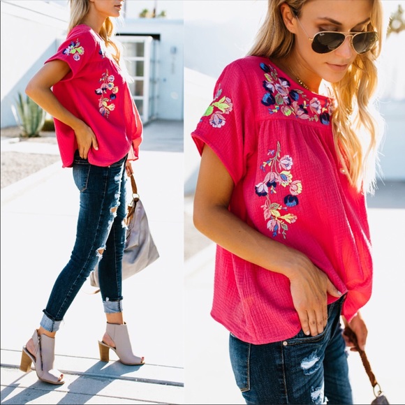 Embroidered floral top! - Picture 3 of 6